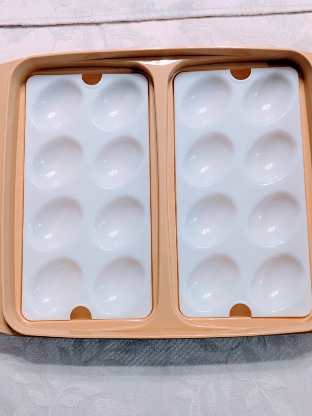 VTG Tupperware Deviled Egg Keeper #723 4-Piece Set Mustard Yellow Rare Color 70s